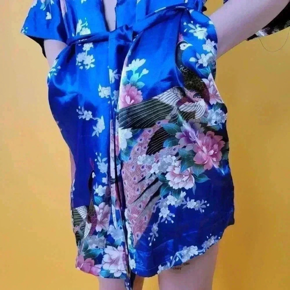 Silky Japanese Floral Robe - S - Picture 4 of 8